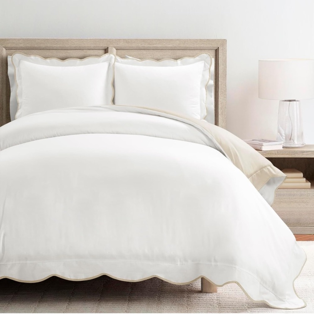 Lush Decor Wavy Scalloped White & Tan Reversible Full / Queen Bedding Duvet Set